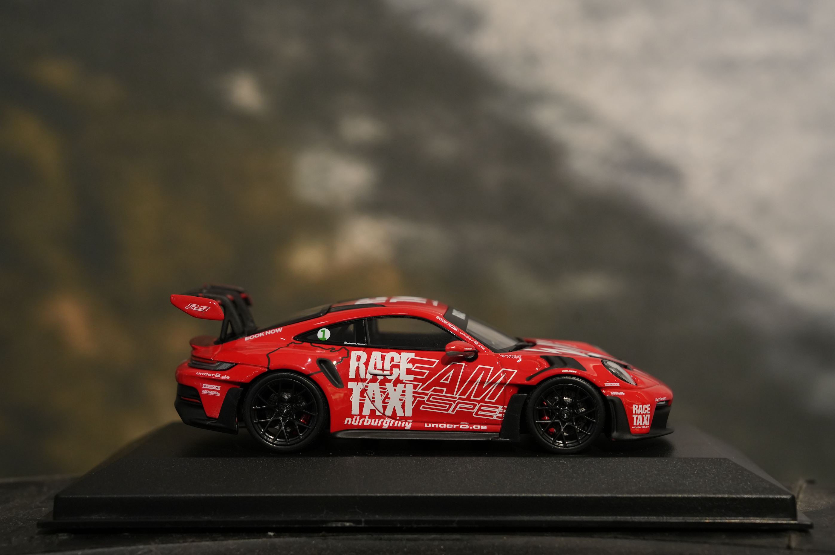 Modellauto "Porsche 992 GT3RS" - limitierte Auflage