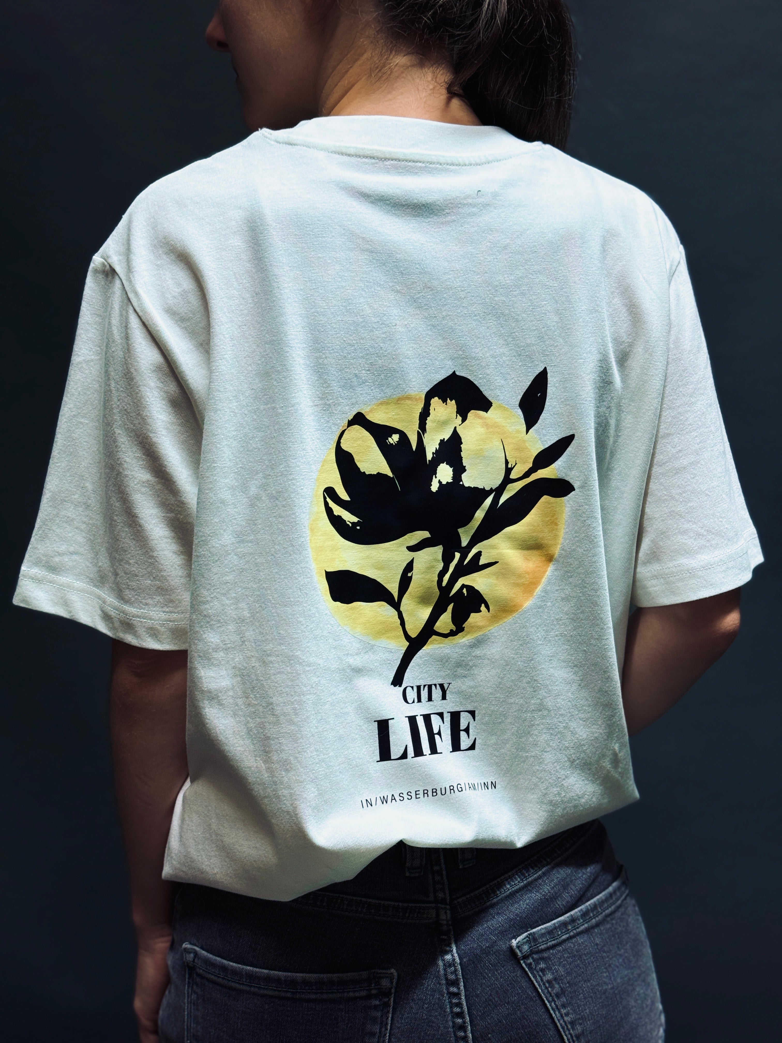 T-Shirt oversized "Mondschein Magnolie"